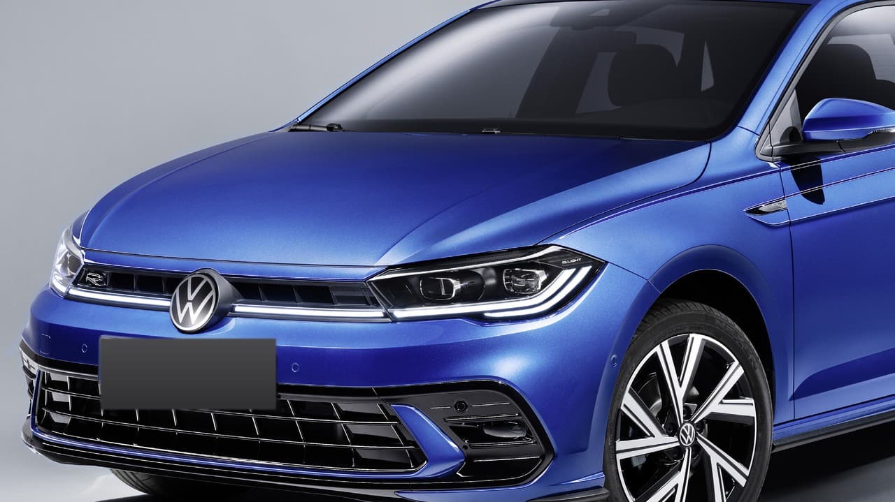 Volkswagen Polo front three-quarter photograph